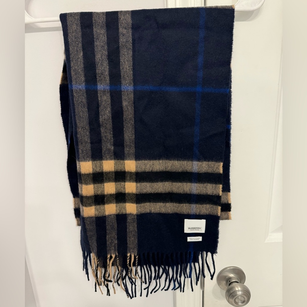Burberry classic check cashmere scarf